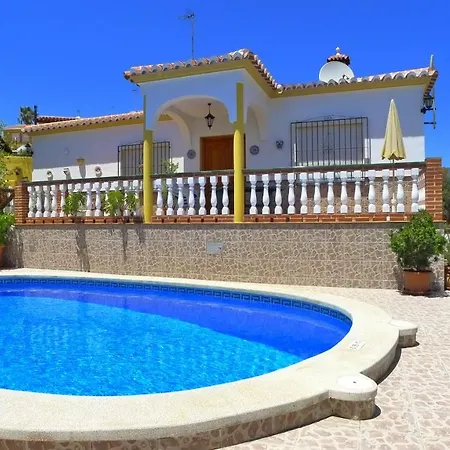 Isabel Villa *